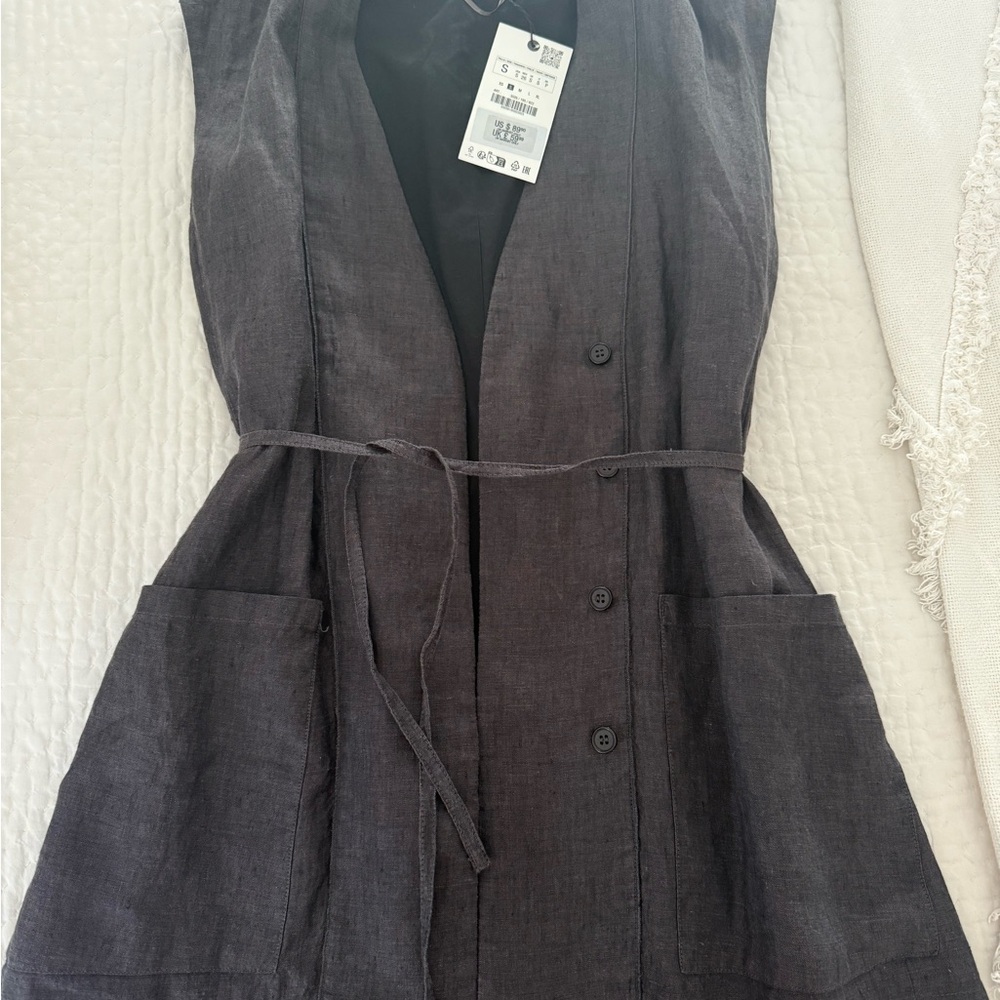Elegant Black Sleeveless Dress